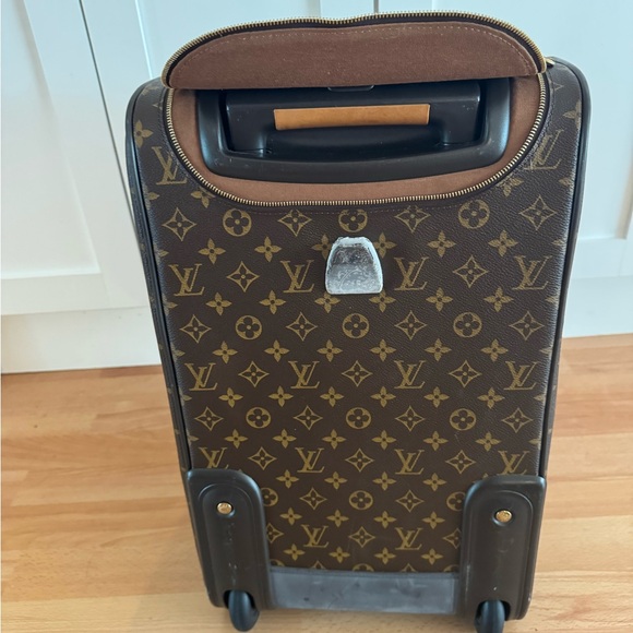 Authentic Louis Vuitton Eloe roller bag / luggage / carry on / duffel bag - Picture 10 of 14